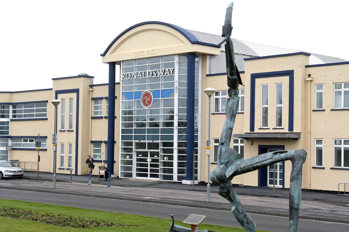 Isle of Man travellers urged to check do