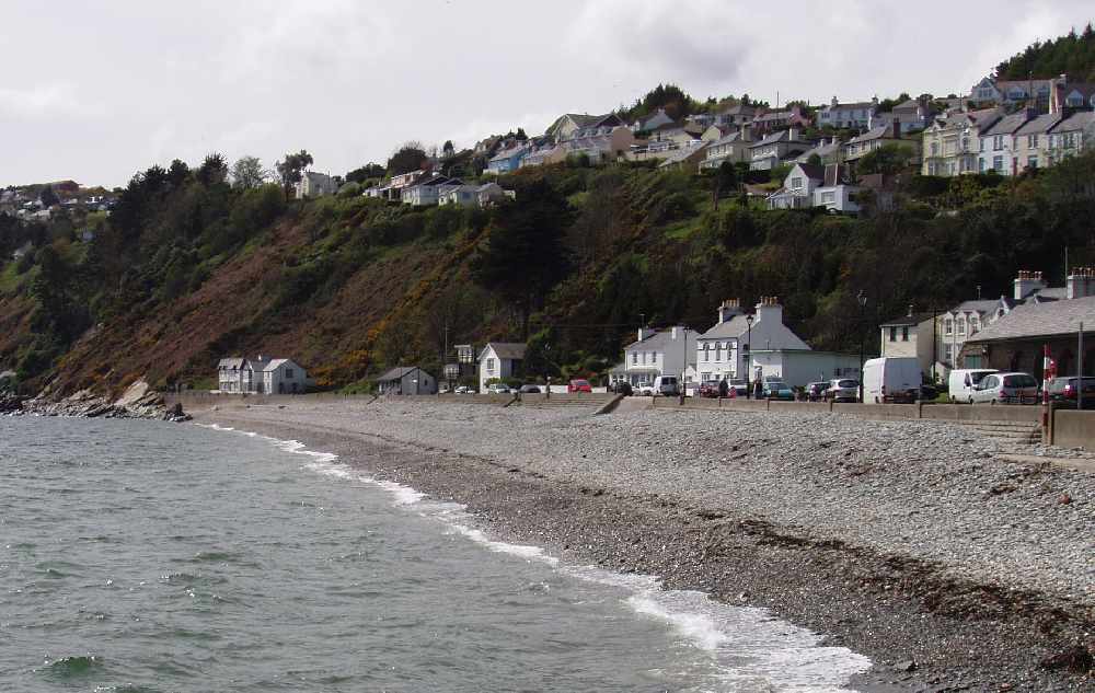 Laxey Promenade shut as waves wash onto 
