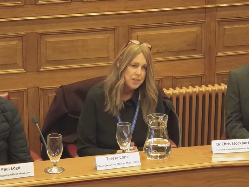 Hockey: IoM Ladies A march on in EH Cham