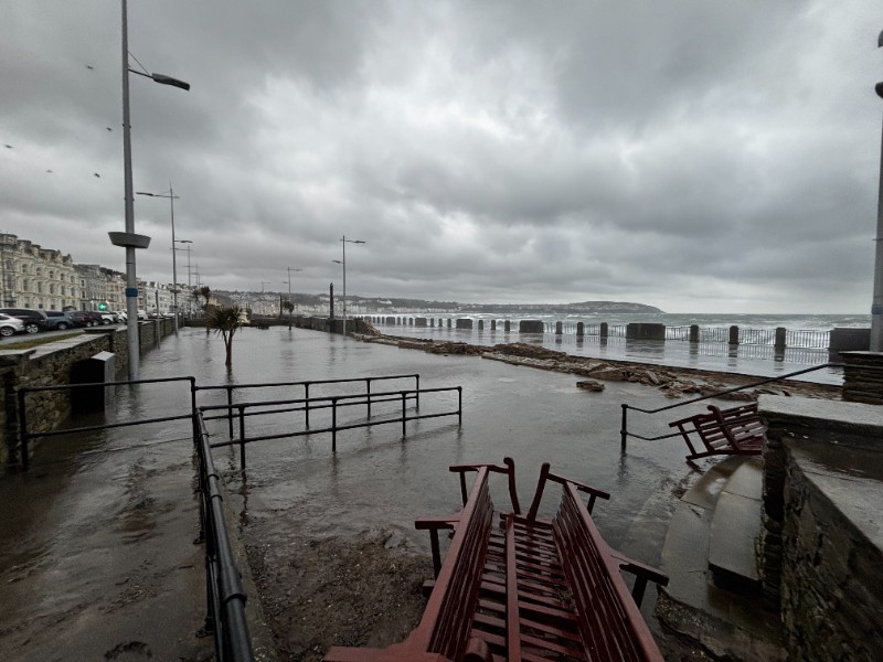 Overtopping waves bring down Sunken Gard