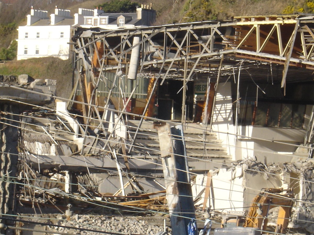 Pictures show the sad demolition of isla