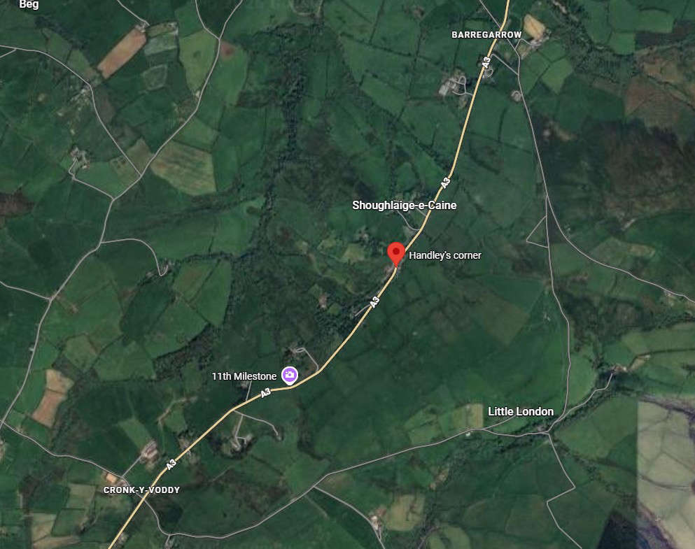 Temporary traffic lights on TT course