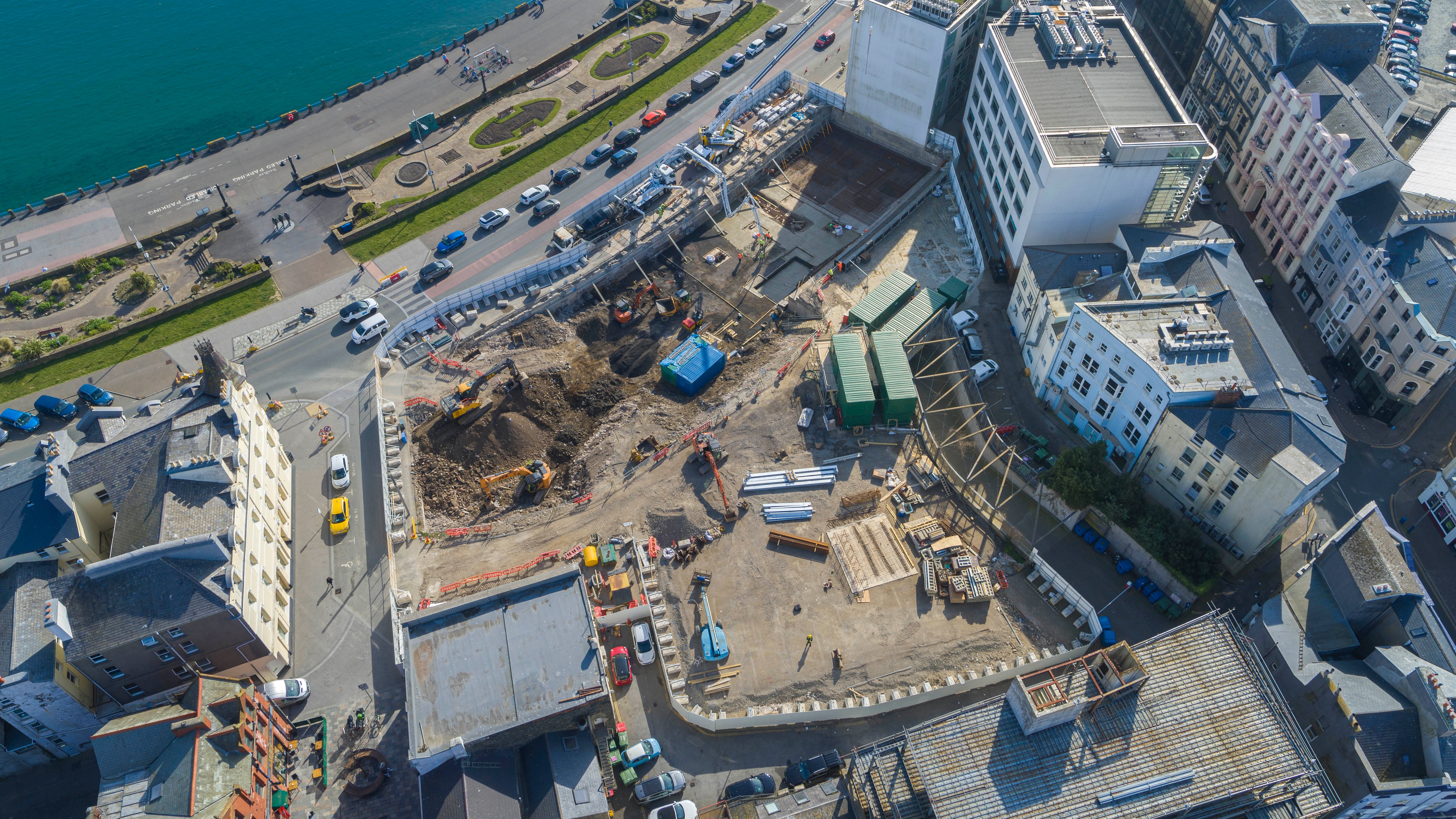 Travelodge submit plans for signage at n