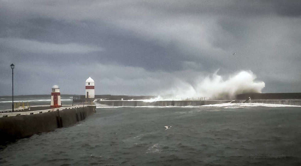 Weather warning for coastal overtopping 